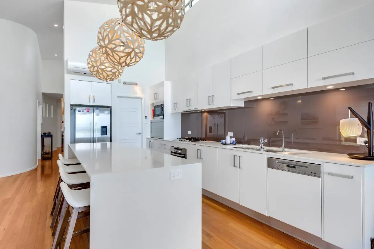 Costa Del Sol - Beachfront Lennox Head Holiday home
