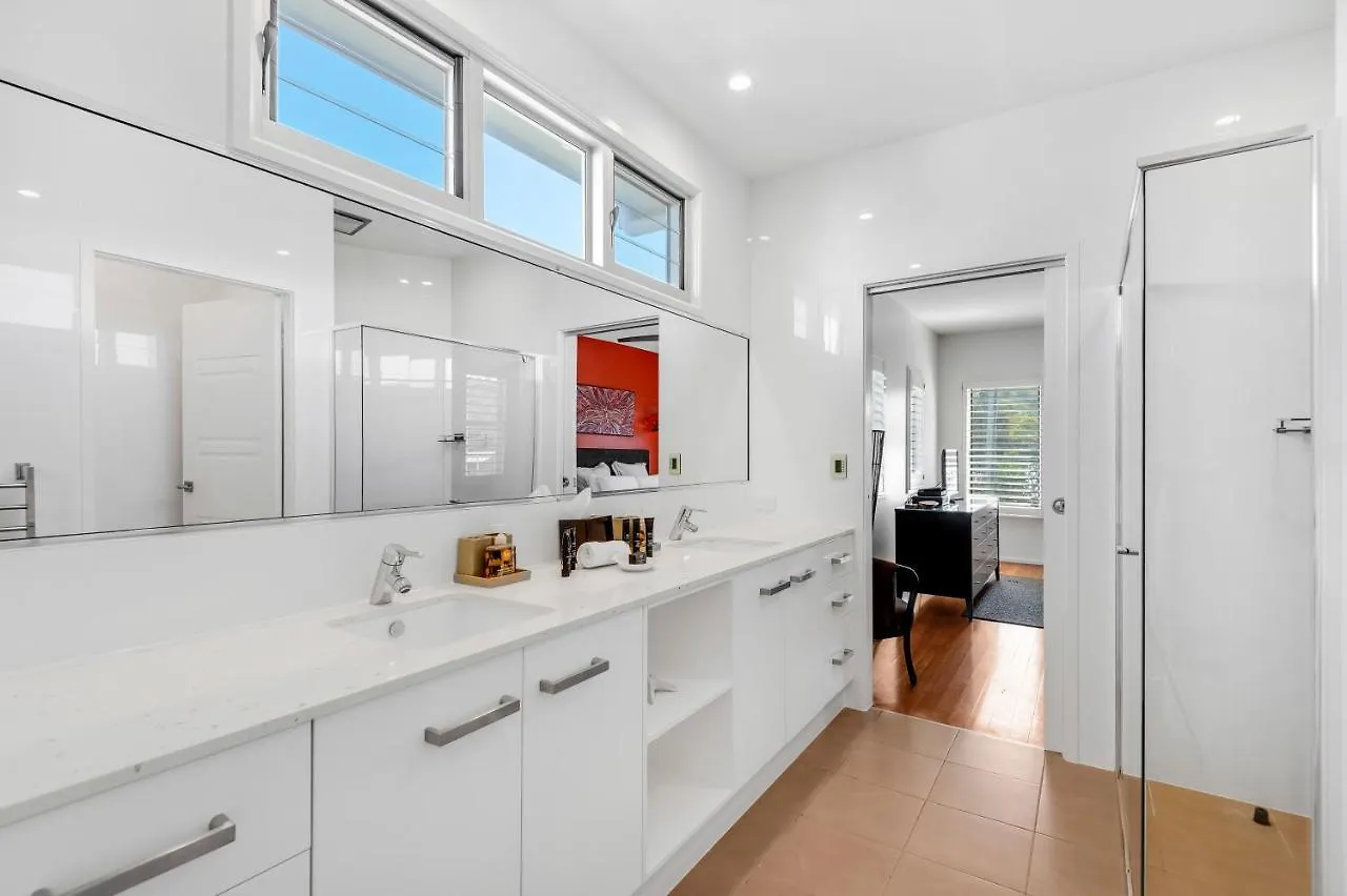 Costa Del Sol - Beachfront Lennox Head