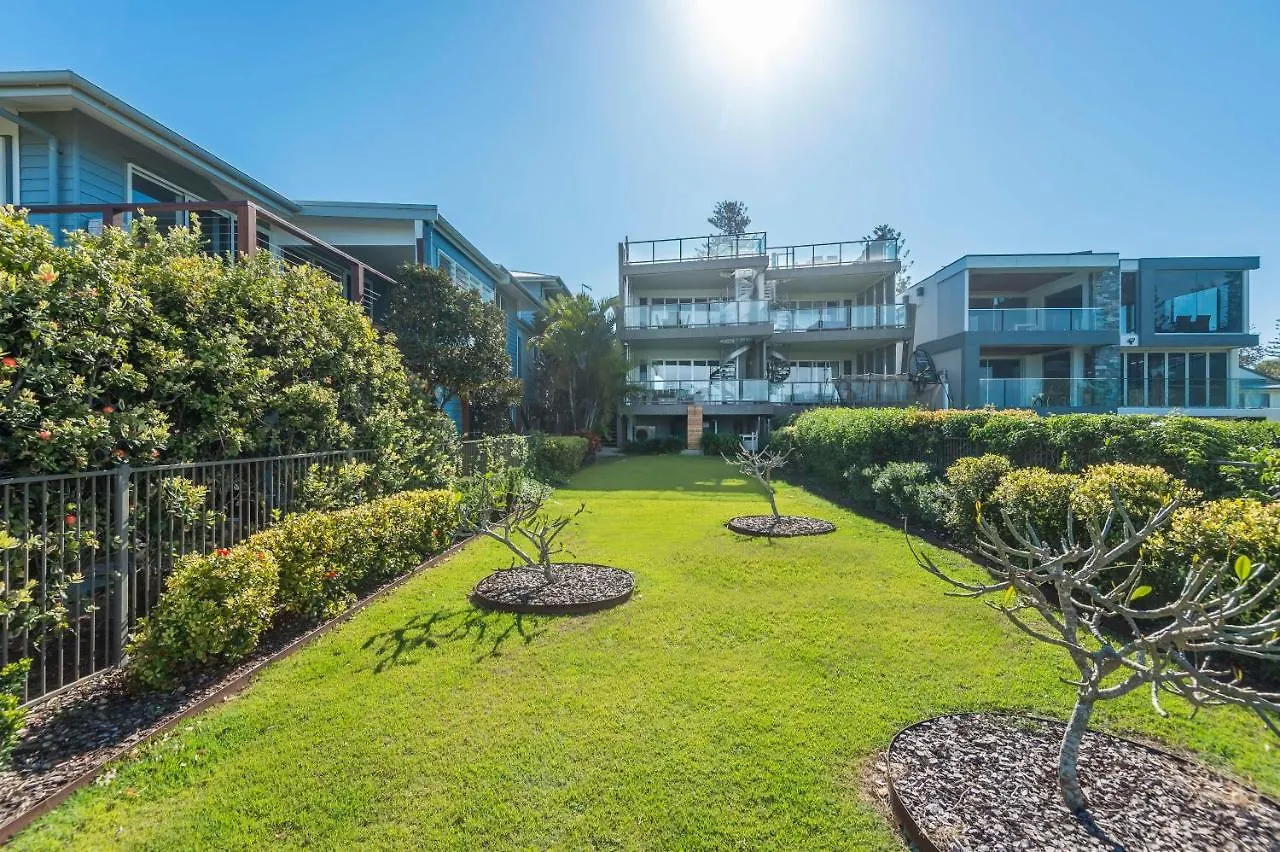 Costa Del Sol - Beachfront Lennox Head 0*,
