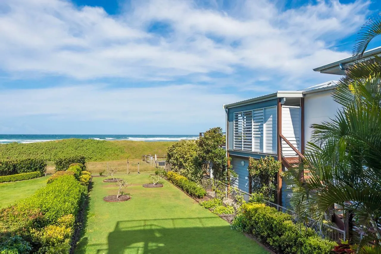 Costa Del Sol - Beachfront Lennox Head Holiday home