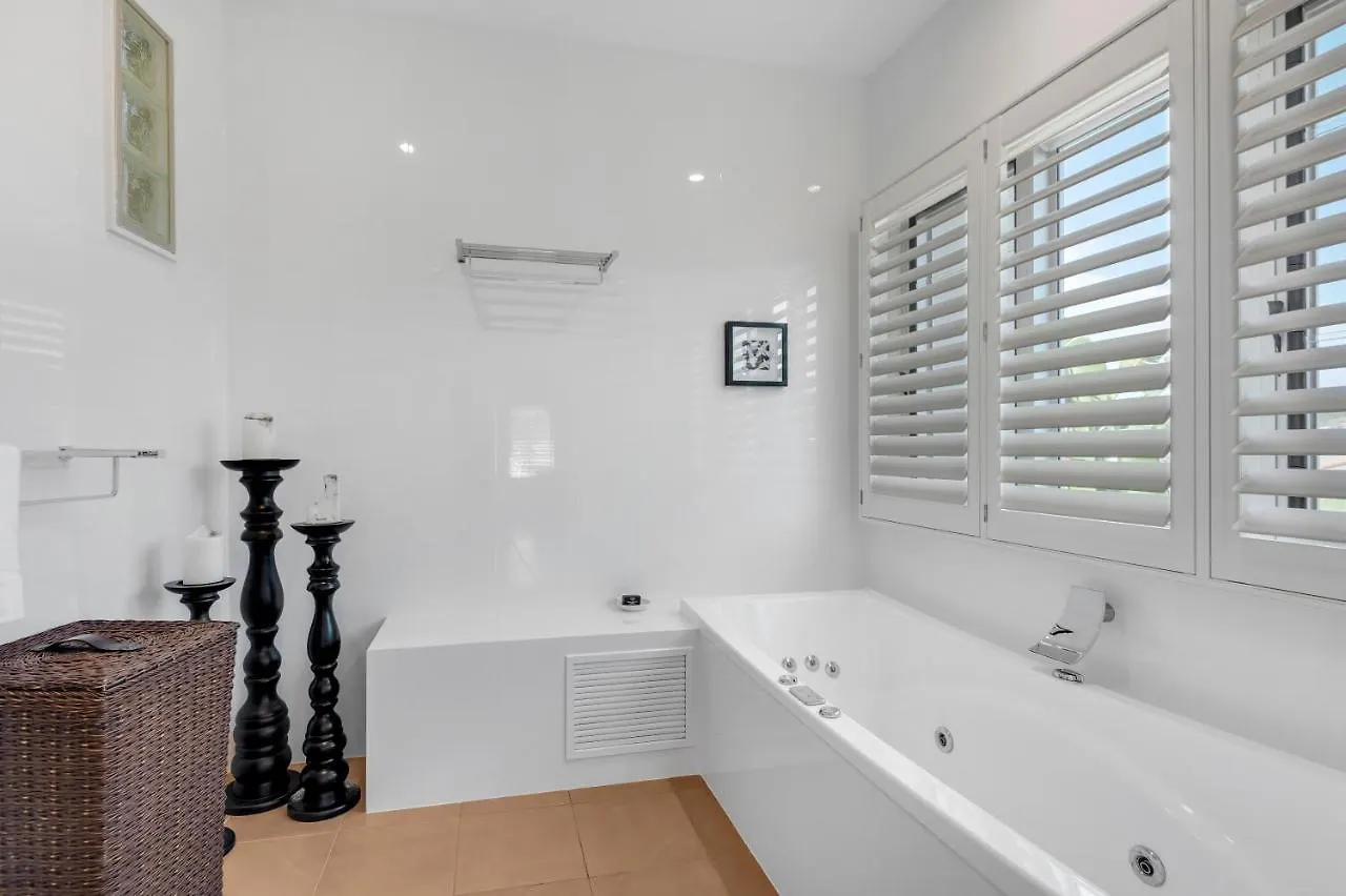 Holiday home Costa Del Sol - Beachfront Lennox Head Australia